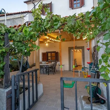 House Nova 펜션 Stara Baška